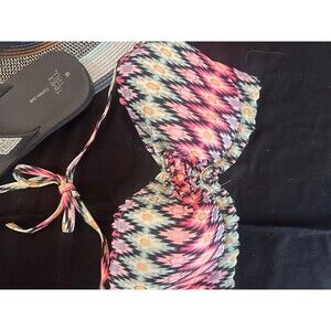 Victoria’s Secret 34DD molded ruffle bikini top